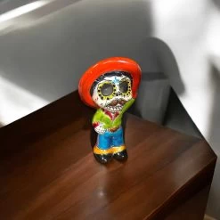 Talavera Skeleton Statue | Day Of The Dead Figurine With Sombrero 8 Talavera Skeleton Statue | Day Of The Dead Figurine With Sombrero -Pottery And Glassware handcrafted talavera skeleton man statue sombrero 1