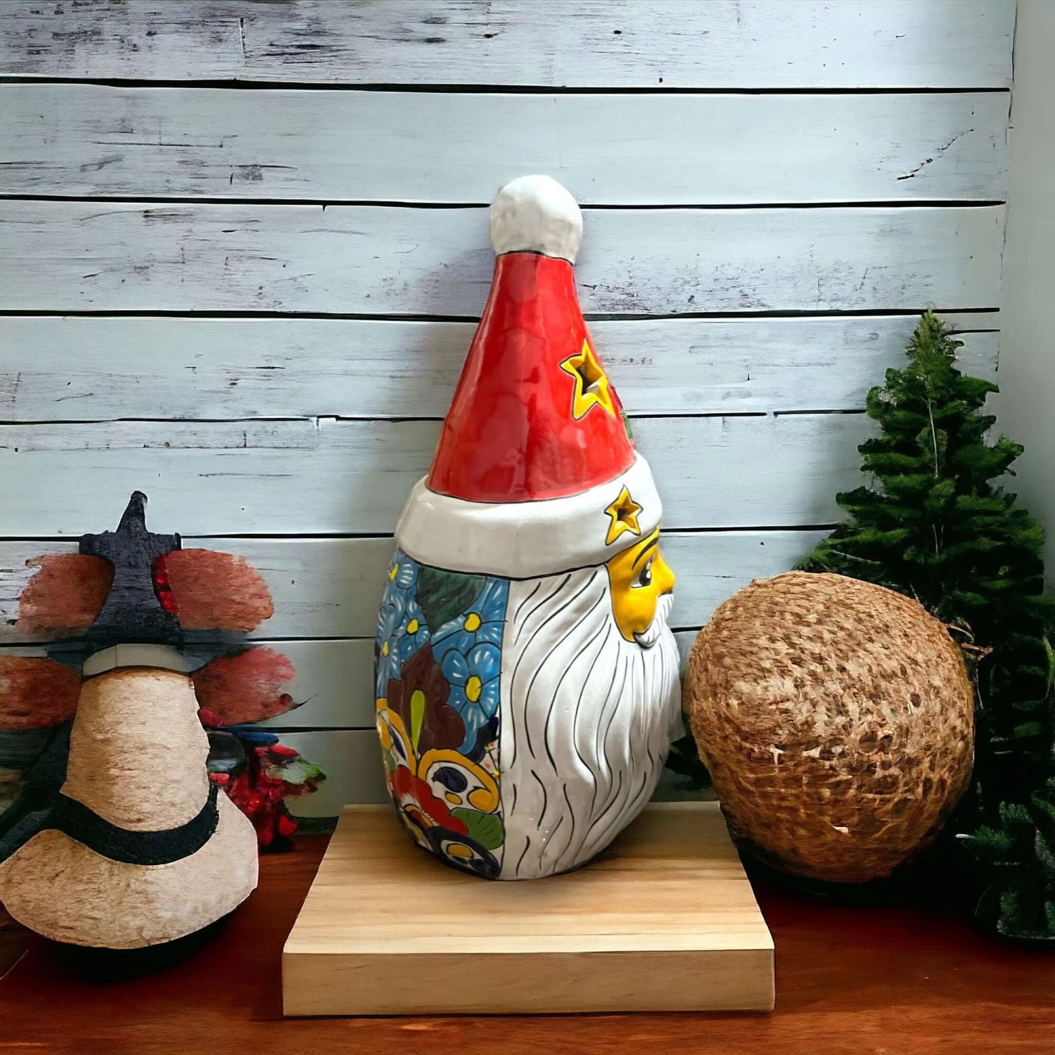 Hand-Painted Talavera Santa Statue | Festive Christmas Decoration (Medium) 2 Hand-Painted Talavera Santa Statue | Festive Christmas Decoration (Medium) - Image 2